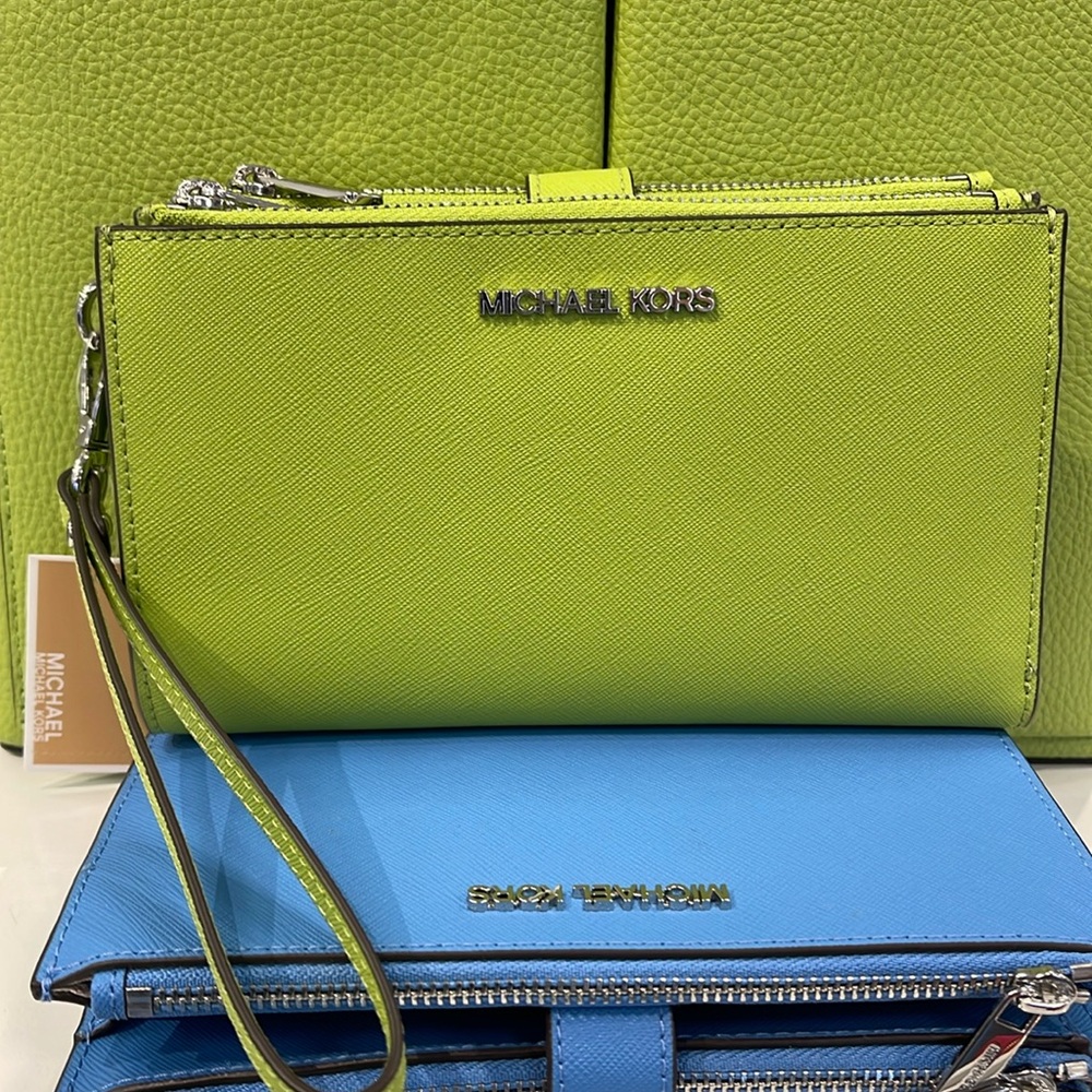 MICHAEL KORS LG DOUBLE ZIP WRISTLET Wallet Phone Case Holder 
Lime
NWT